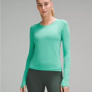 Lululemon Swiftly Tech Long-Sleeve Shirt 2.0
Waist Length
